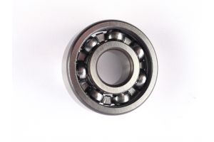 Caged ball bearing layshaft 5-speed gearbox